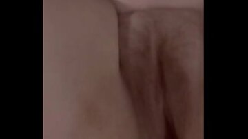MILF COUGAR ‘MRS. سميث في جلسة إصبع كس مكثفة حتى نائب الرئيس المتفجرات و Bukkake